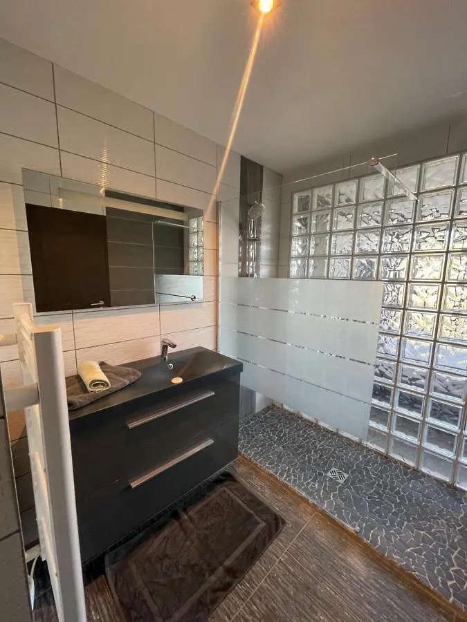 Villa Zen Saint-Raphael  0*, Saint-Raphael (Var) France
